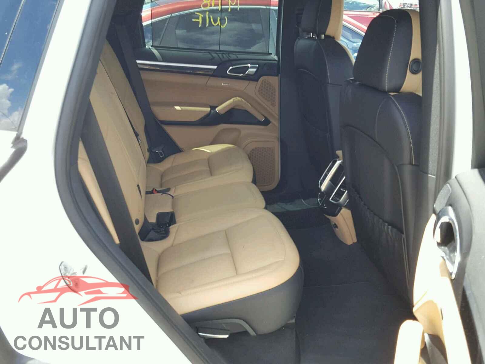 PORSCHE CAYENNE 2016 - WP1AA2A25GLA03982