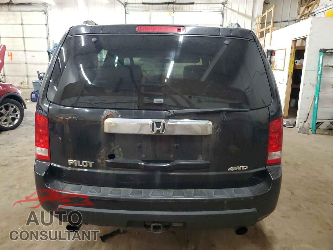 HONDA PILOT 2011 - 5FNYF4H50BB005132