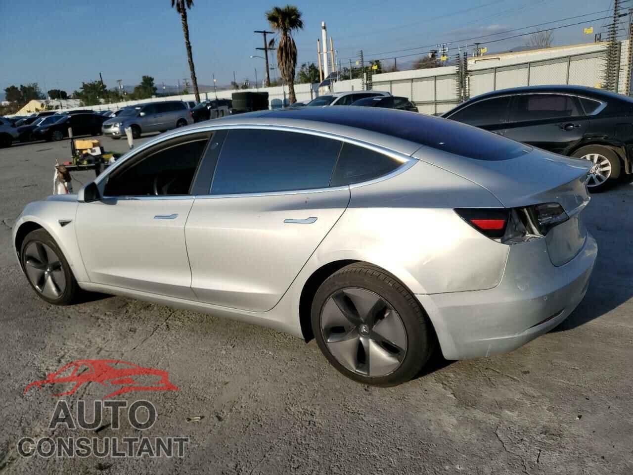 TESLA MODEL 3 2017 - 5YJ3E1EAXHF000686