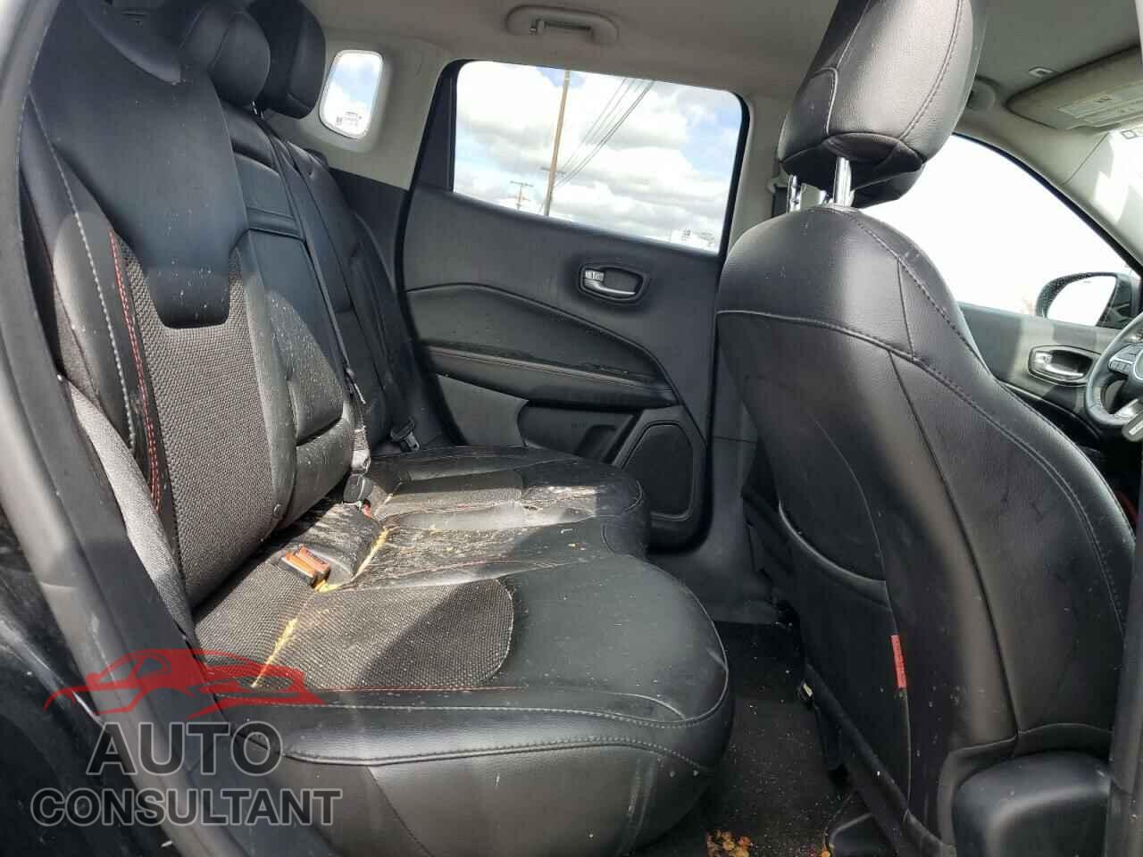 JEEP COMPASS 2019 - 3C4NJDDB7KT665375
