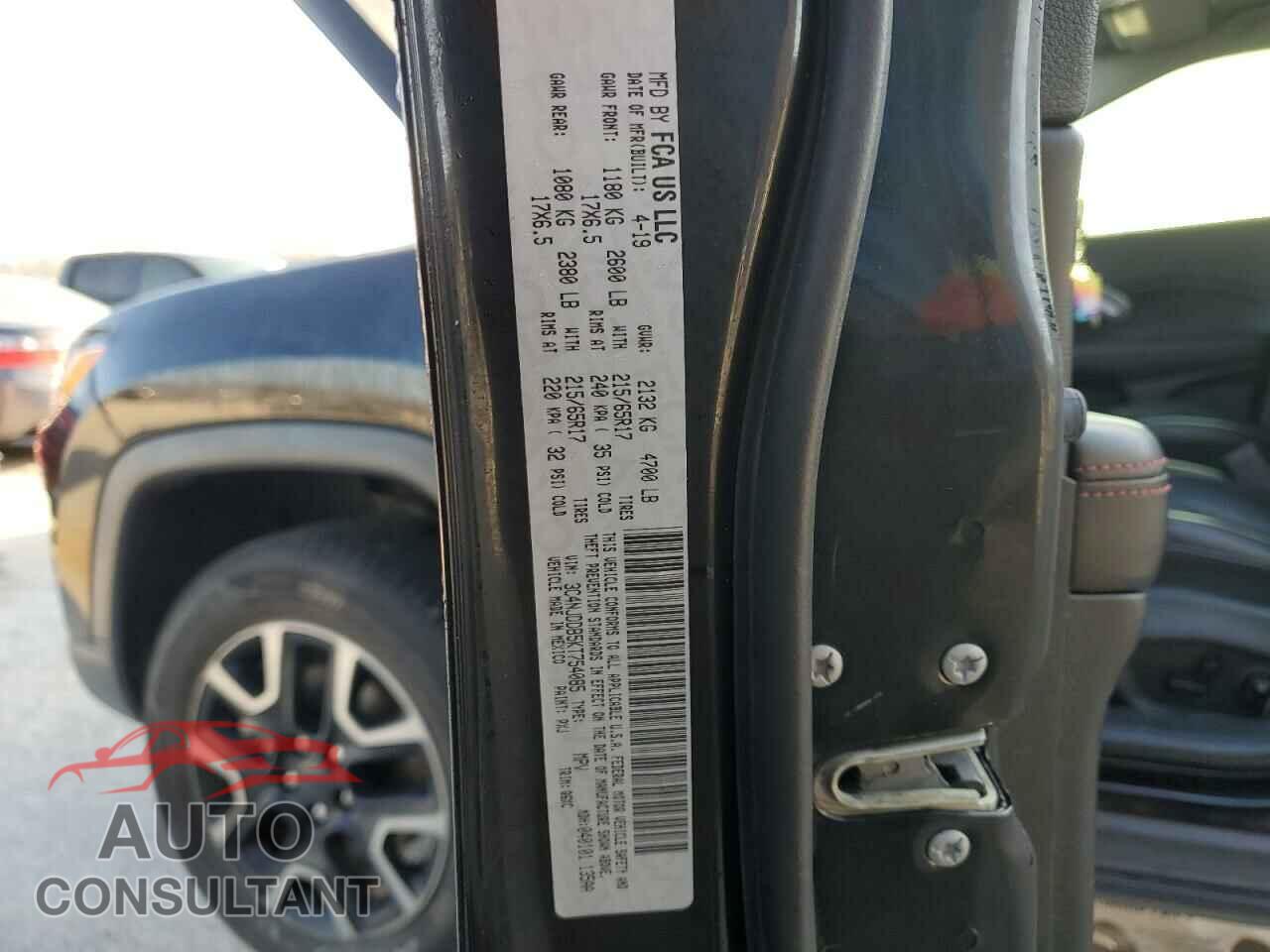 JEEP COMPASS 2019 - 3C4NJDDB5KT754085