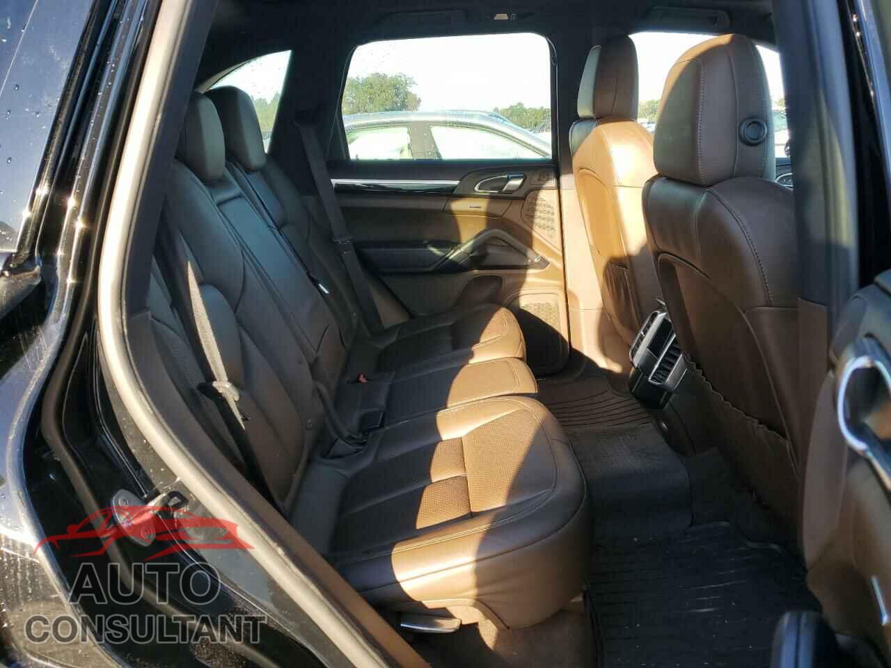 PORSCHE CAYENNE 2016 - WP1AA2A21GKA14886