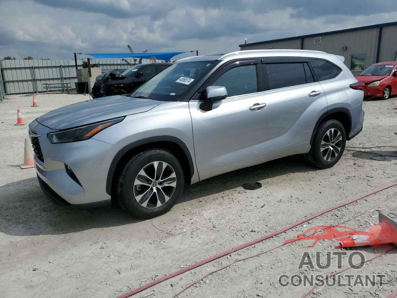 TOYOTA HIGHLANDER 2022 - 5TDGZRAH0NS098223