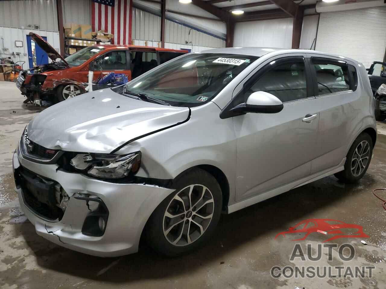 CHEVROLET SONIC 2018 - 1G1JD6SB6J4114517