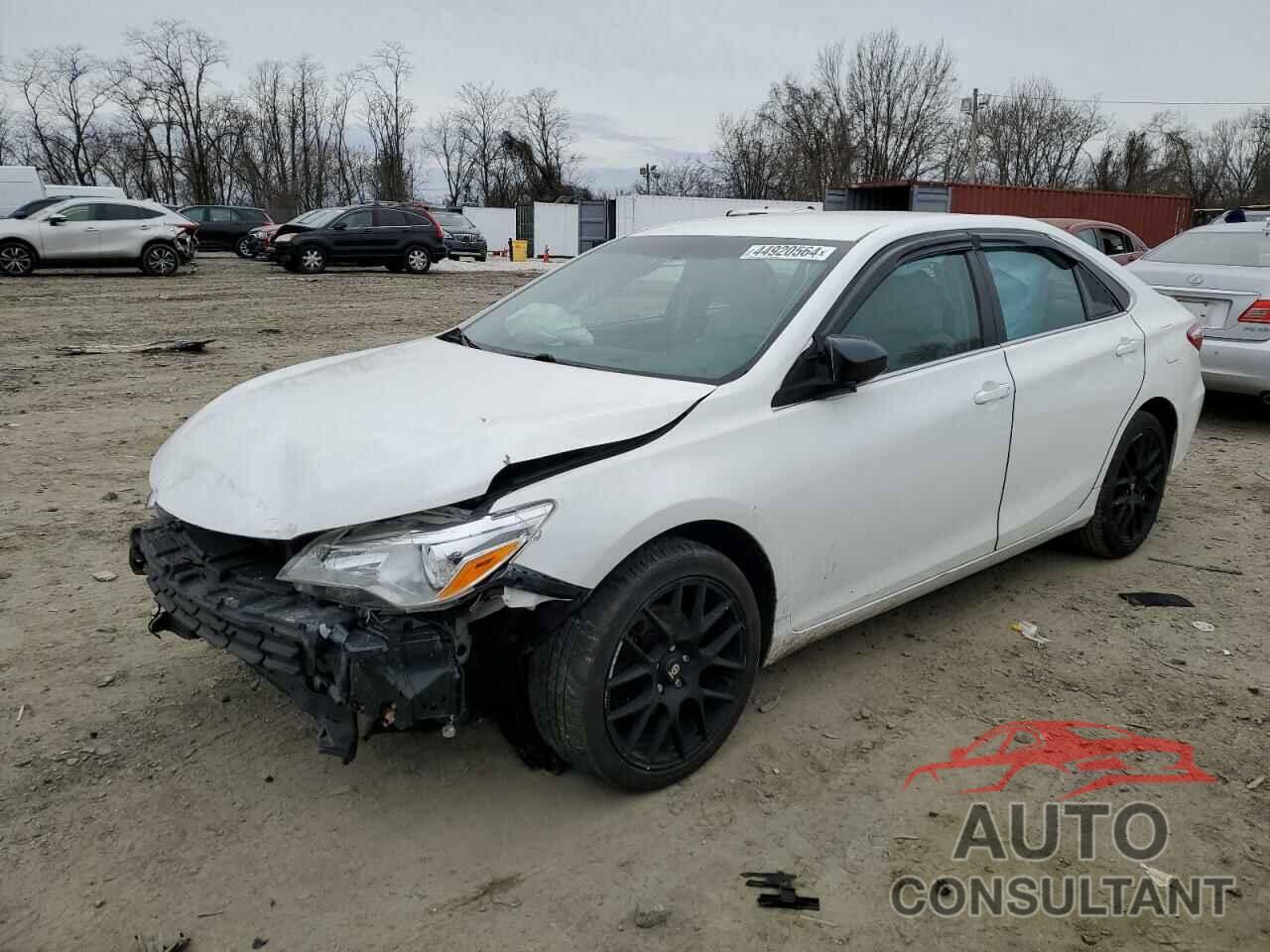 TOYOTA CAMRY 2016 - 4T4BF1FK3GR584551