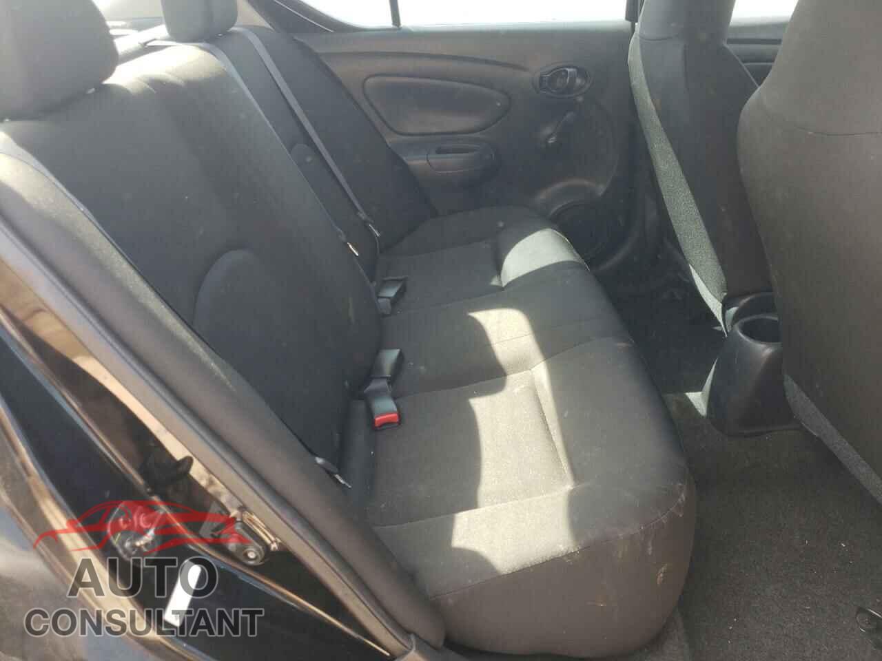 NISSAN VERSA 2017 - 3N1CN7AP8HL824591