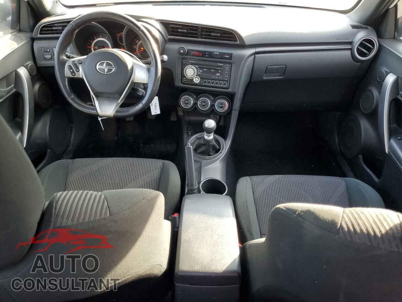 TOYOTA SCION 2011 - JTKJF5C75B3015354