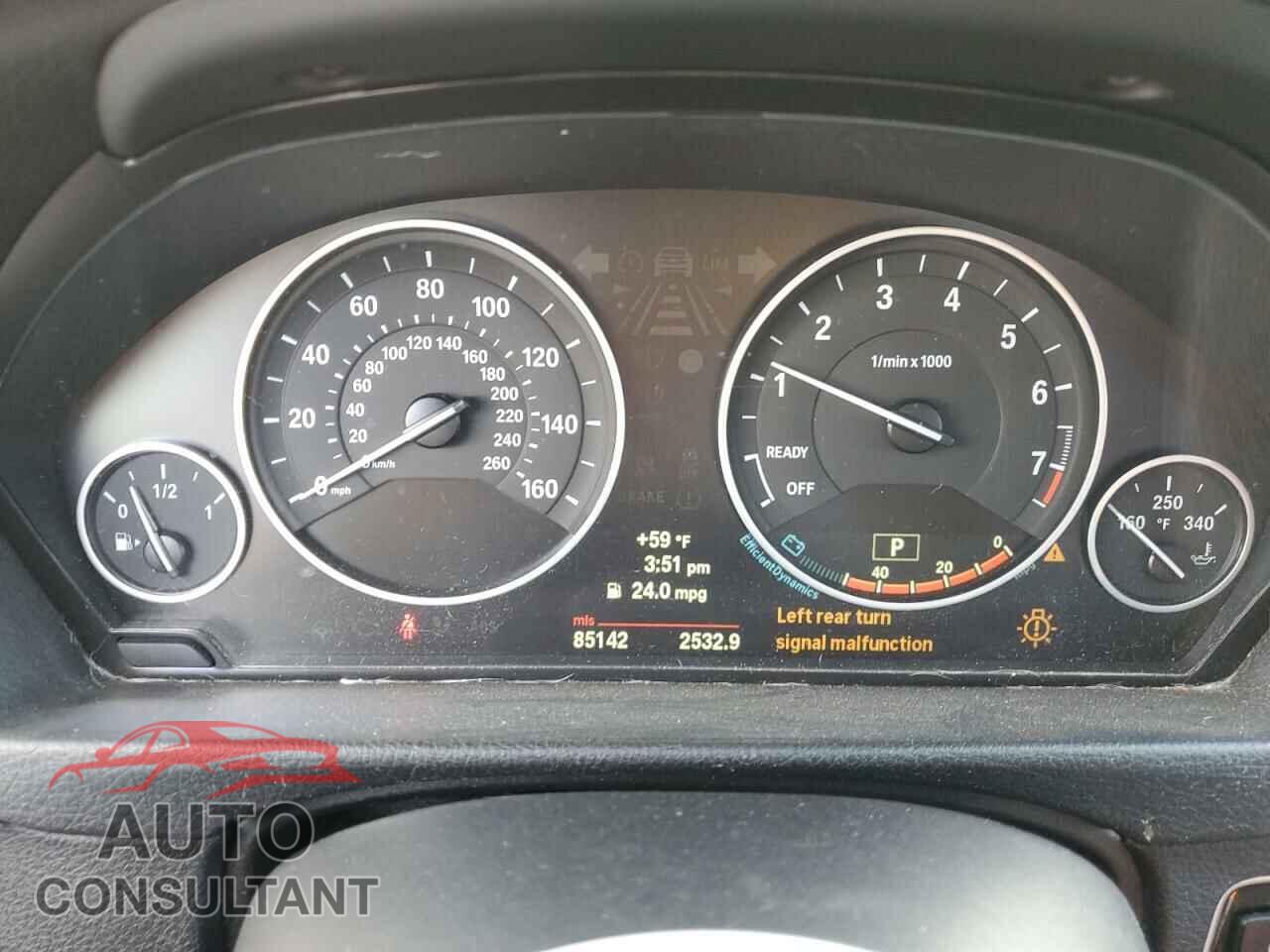 BMW 3 SERIES 2013 - WBA3C1C58DF435558