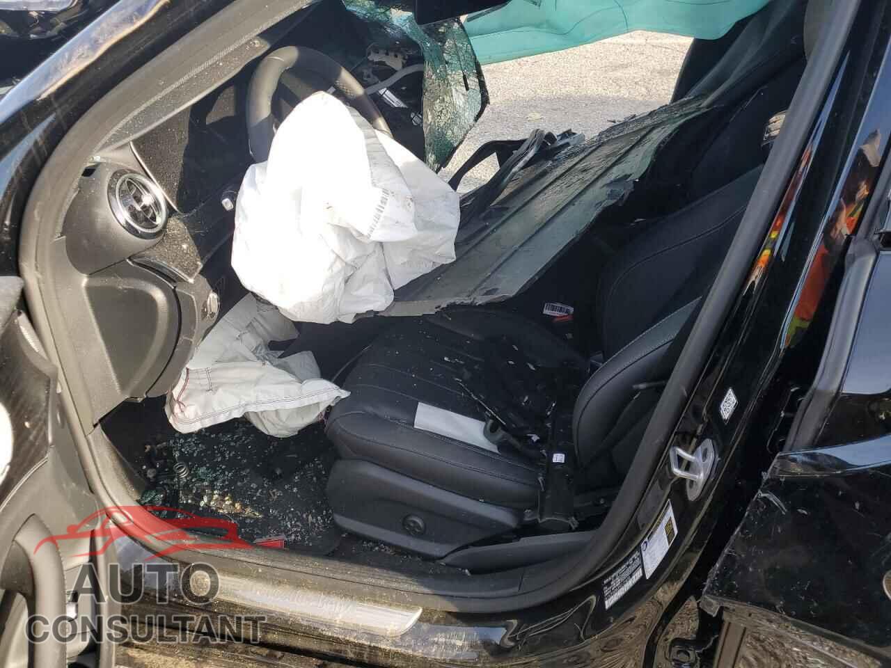 MERCEDES-BENZ E 2023 - W1KZF8DB3PB173838
