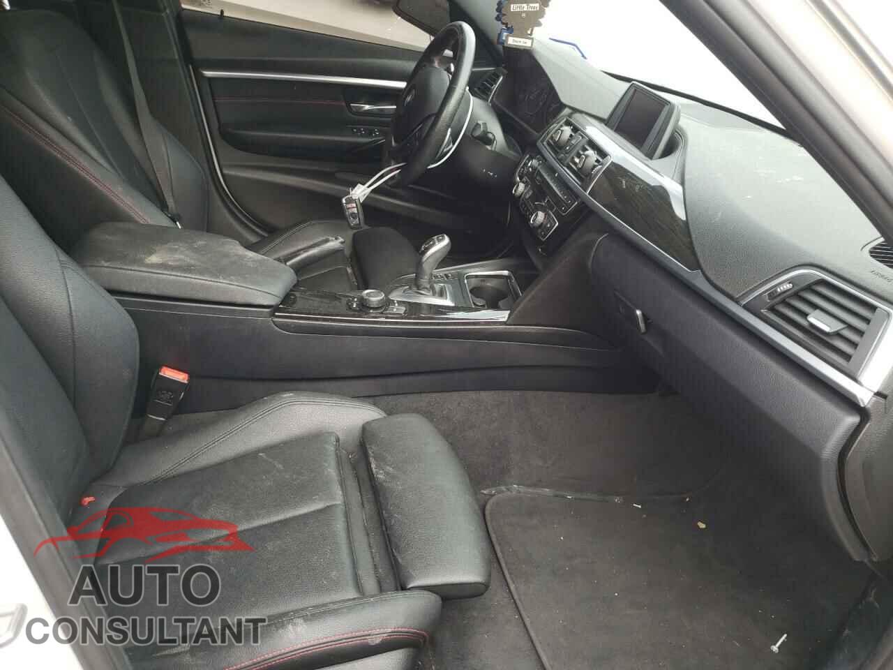 BMW 3 SERIES 2018 - WBA8D9C58JA607792