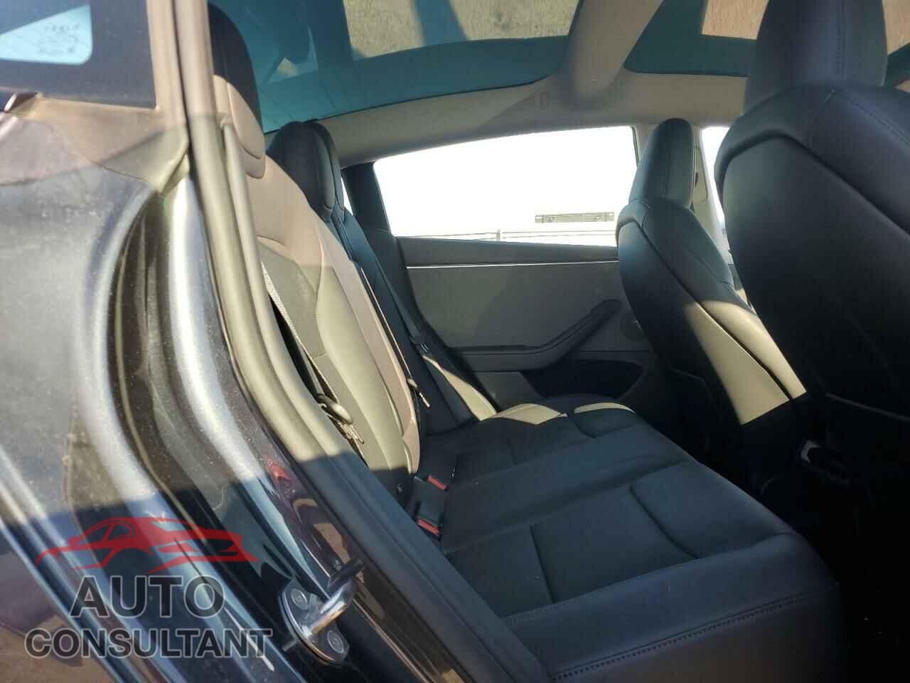 TESLA MODEL 3 2024 - 5YJ3E1EA9RF855431