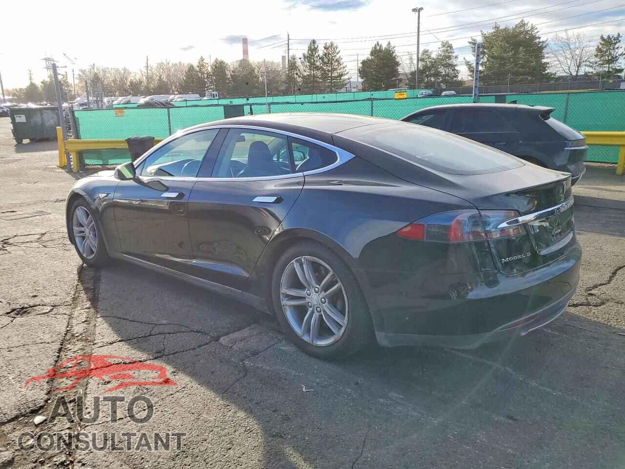 TESLA MODEL S 2013 - 5YJSA1CN1DFP16187