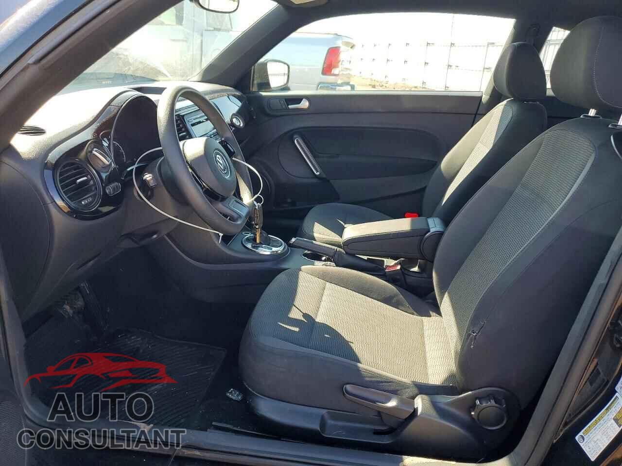 VOLKSWAGEN BEETLE 2013 - 3VWFP7AT0DM653497