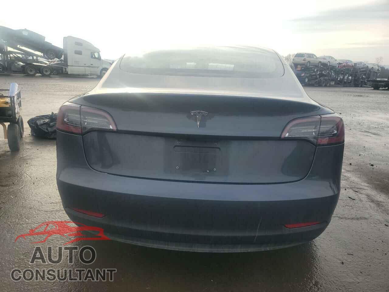 TESLA MODEL 3 2018 - 5YJ3E1EB0JF054836