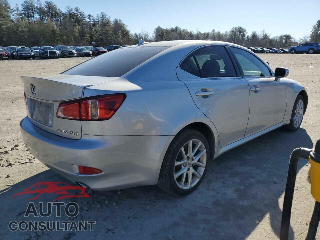 LEXUS IS 2011 - JTHCF5C26B5044837