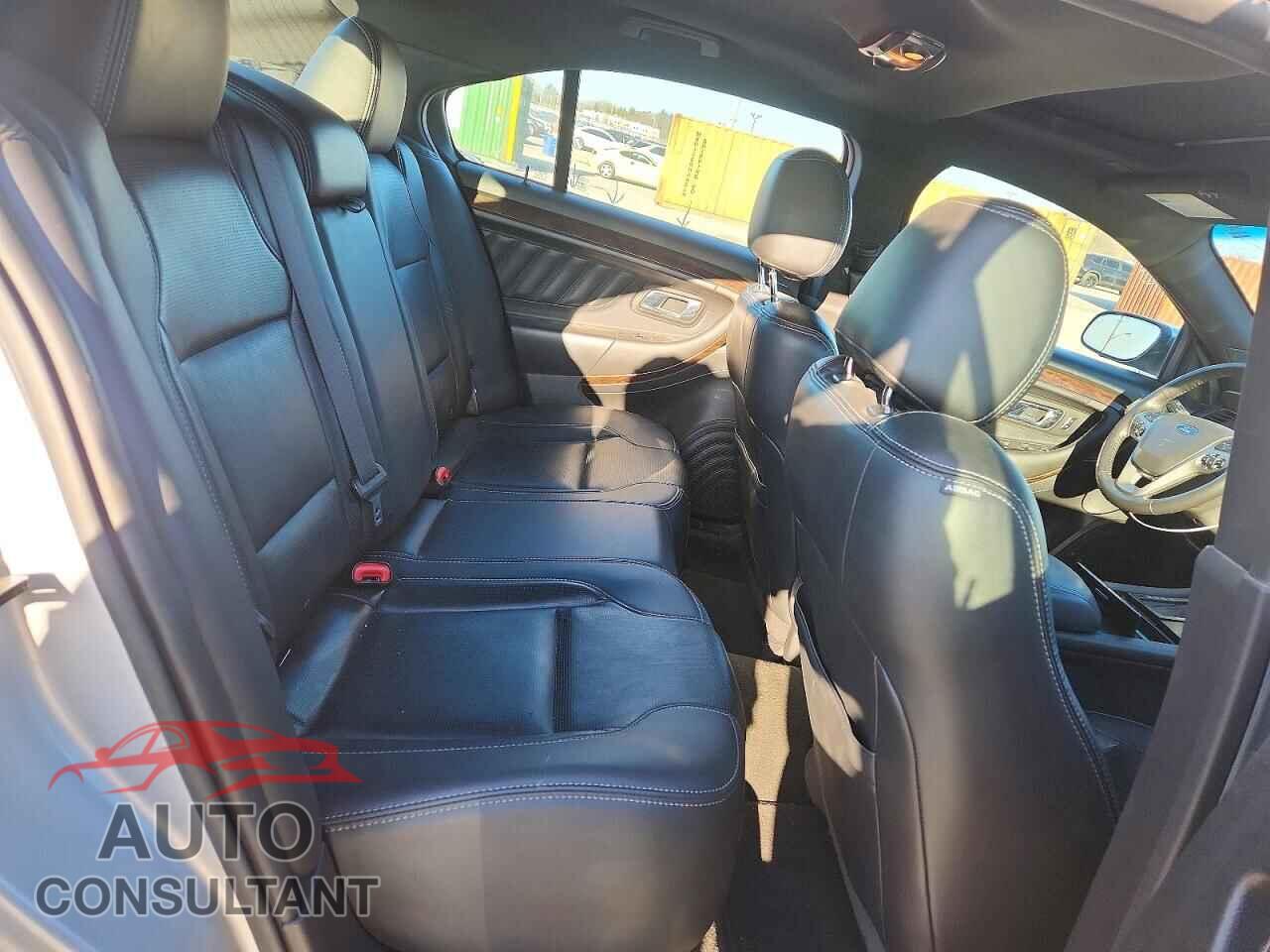 FORD TAURUS 2018 - 1FAHP2F8XJG124203