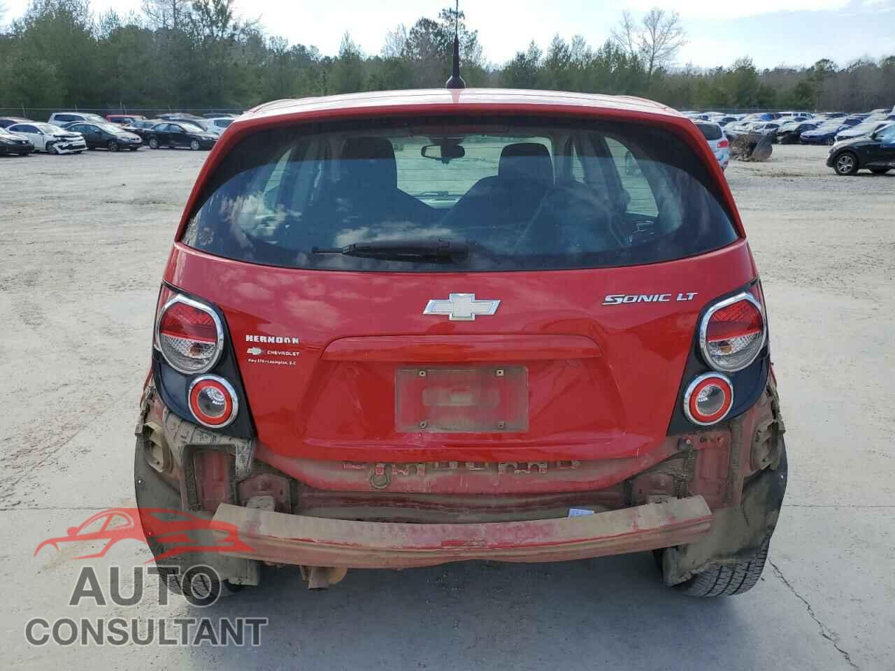 CHEVROLET SONIC 2013 - 1G1JC6SH8D4196861