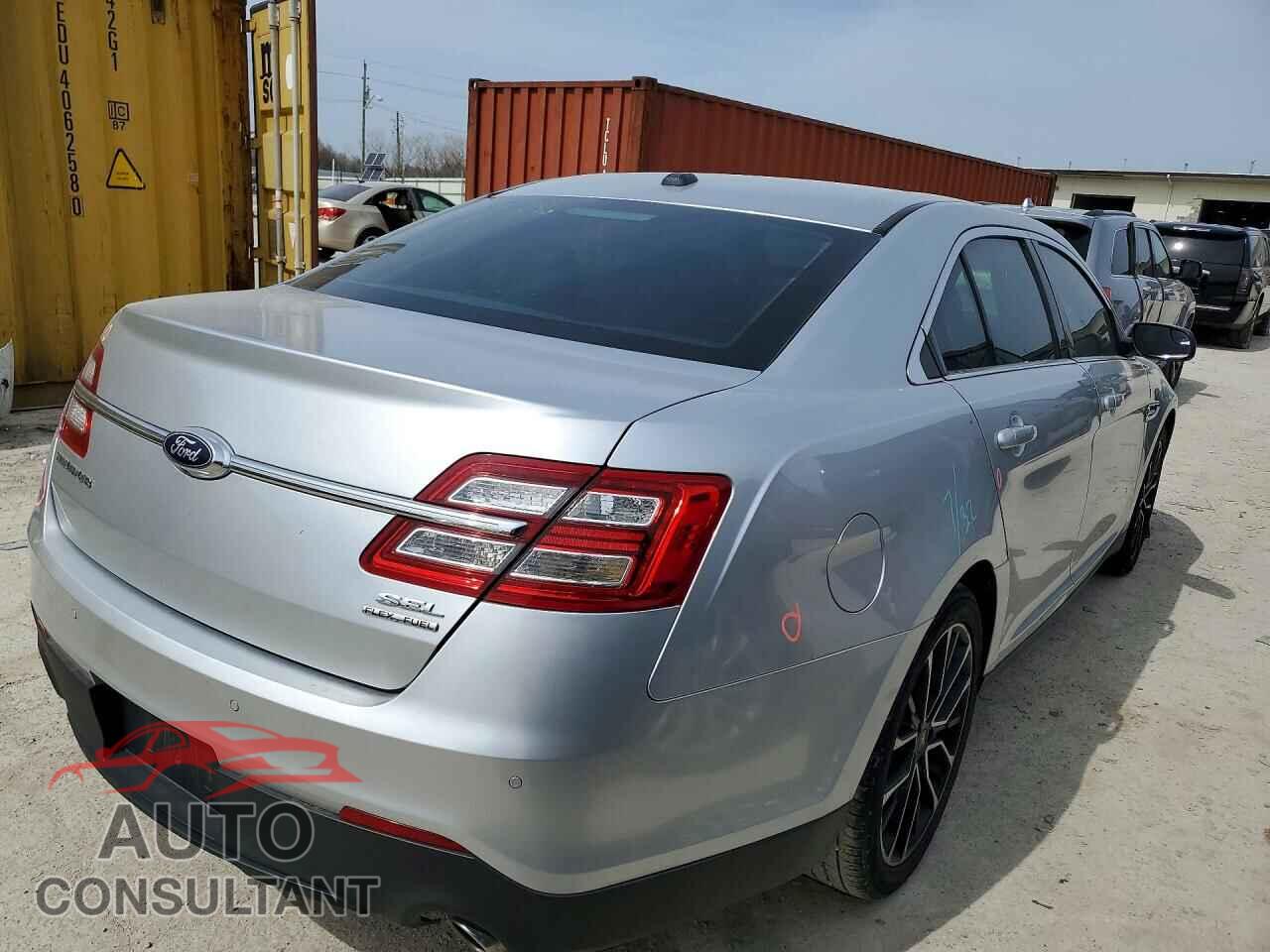 FORD TAURUS 2018 - 1FAHP2E82JG113553