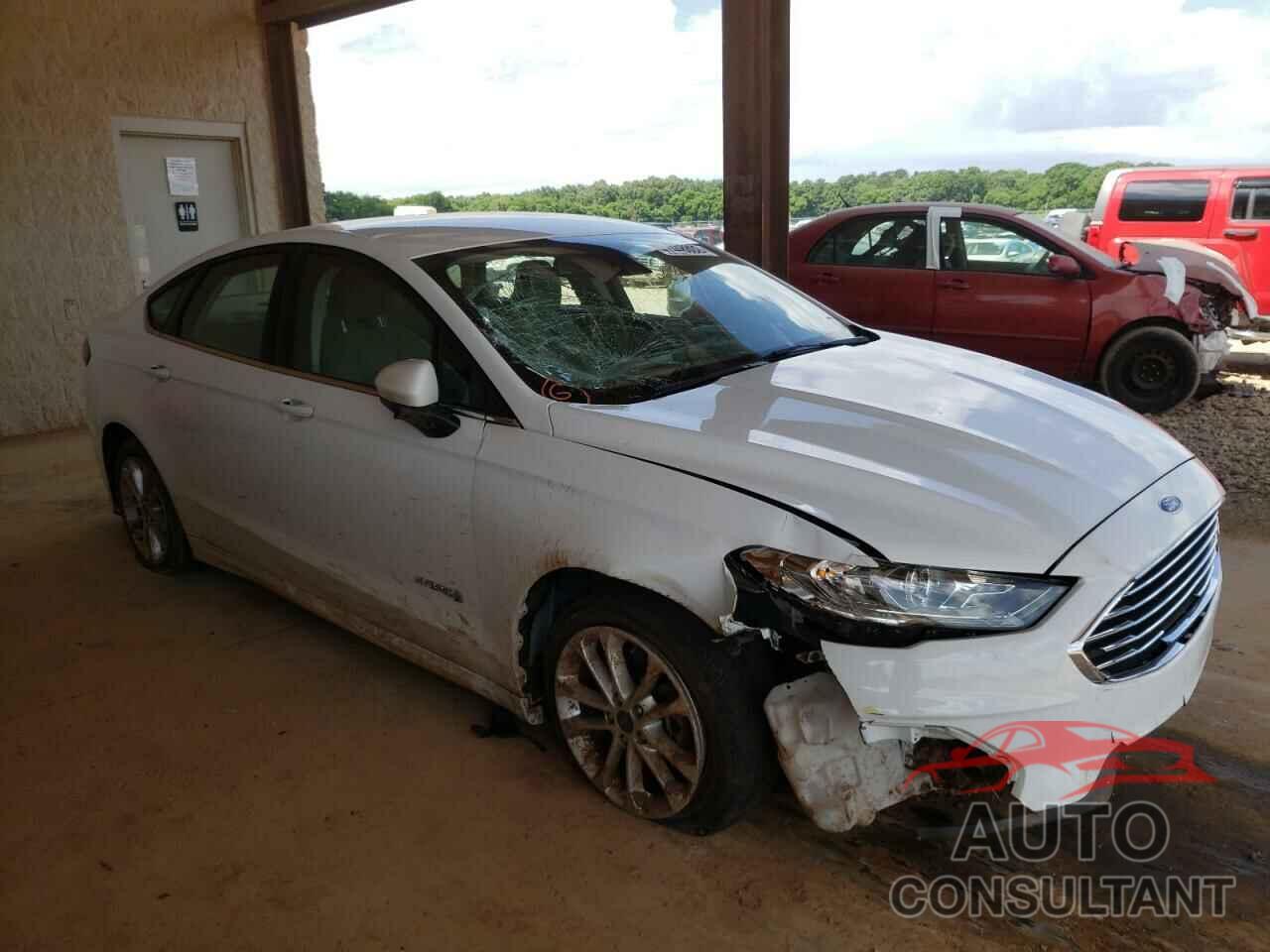 FORD FUSION 2019 - 3FA6P0LU6KR190013