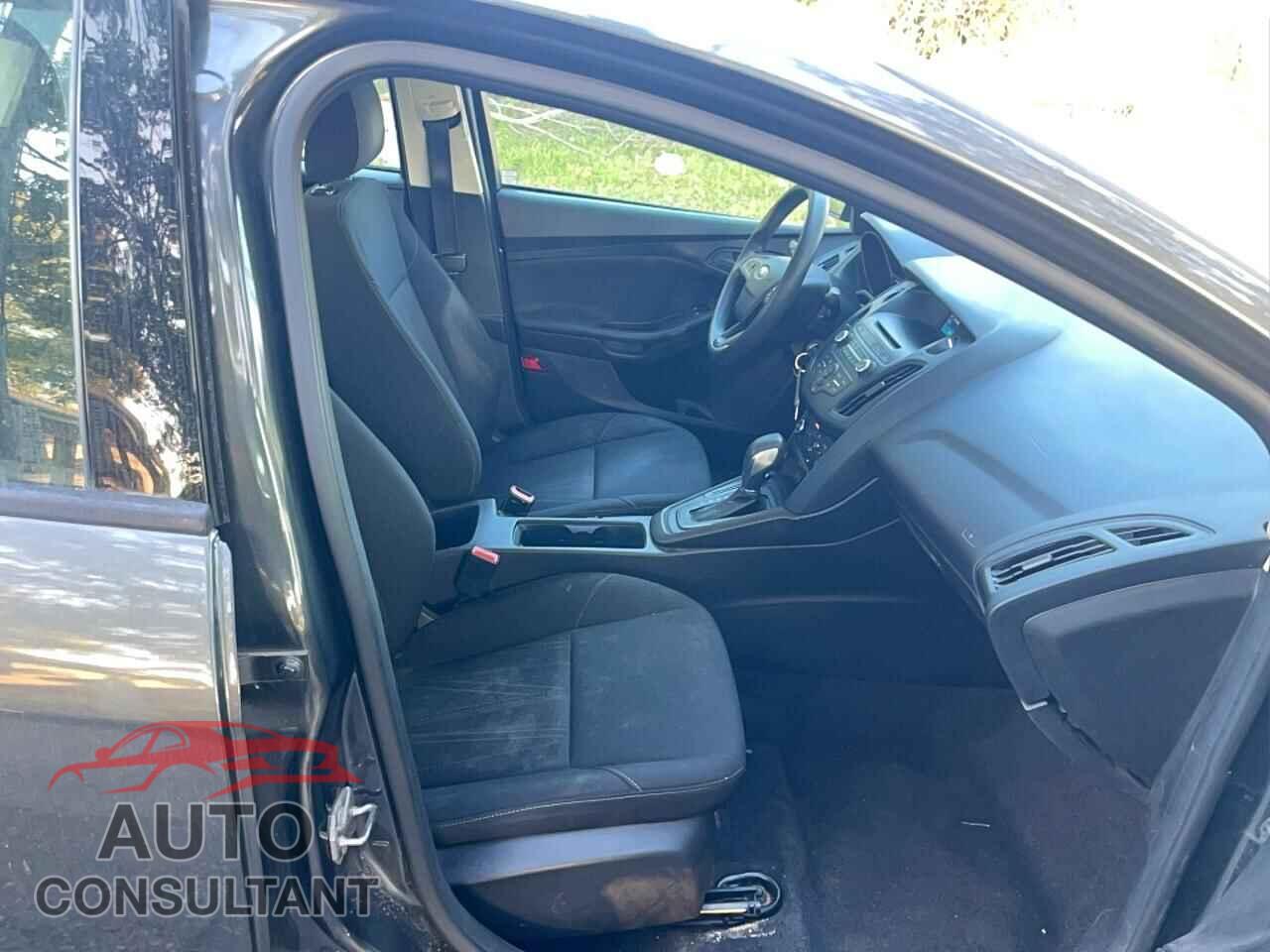 FORD FOCUS 2017 - 1FADP3E21HL263221