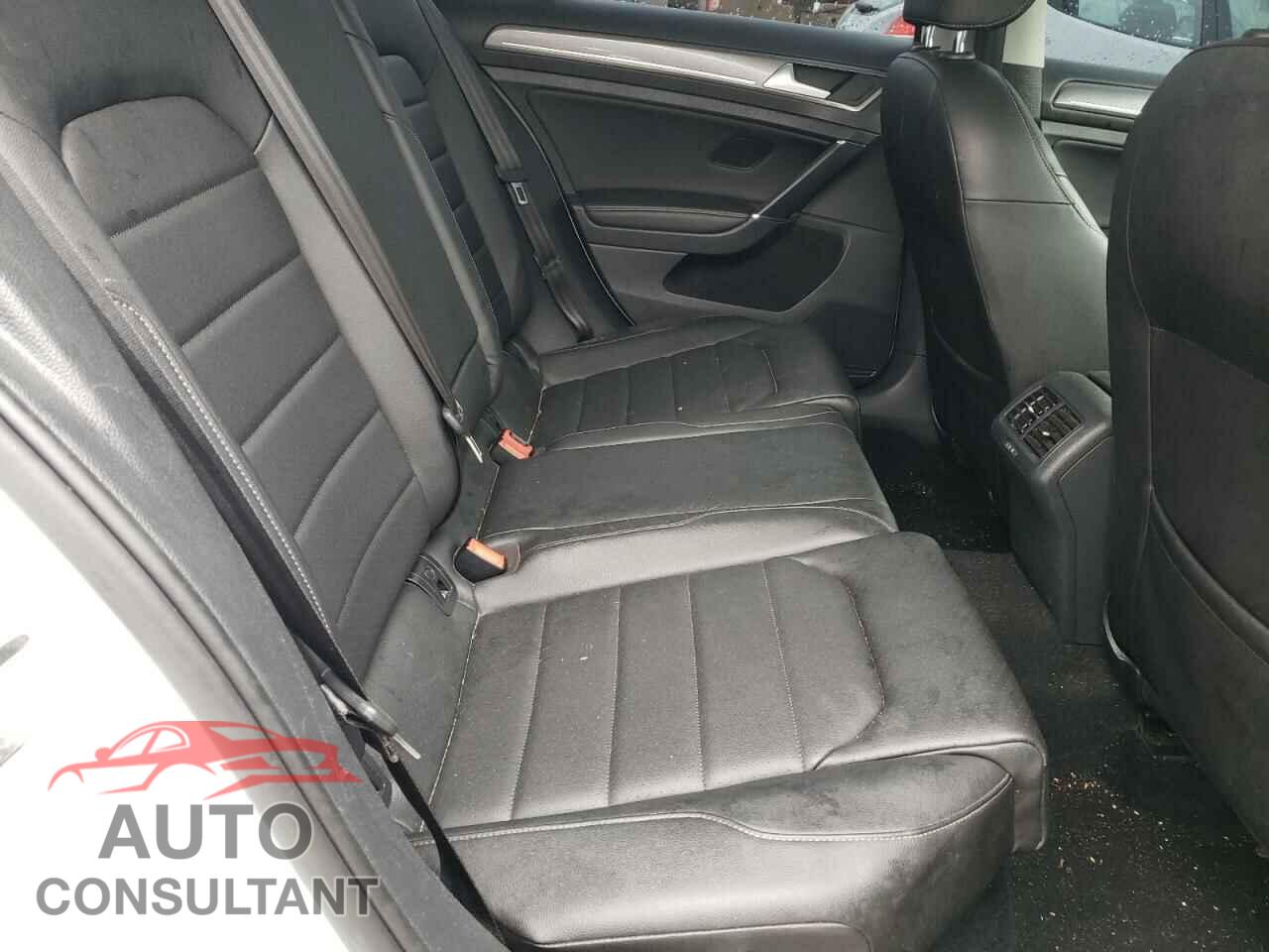 VOLKSWAGEN GOLF 2017 - 3VWH17AUXHM543744