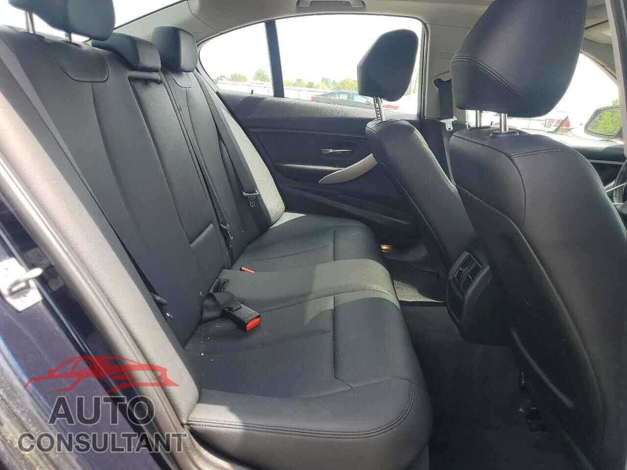 BMW 3 SERIES 2016 - WBA8E1G53GNU10801