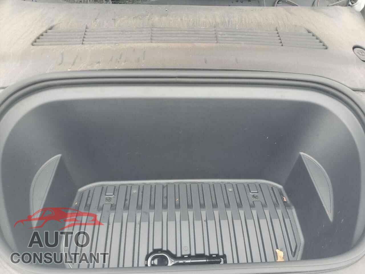 TESLA MODEL Y 2022 - 7SAYGAEEXNF493710