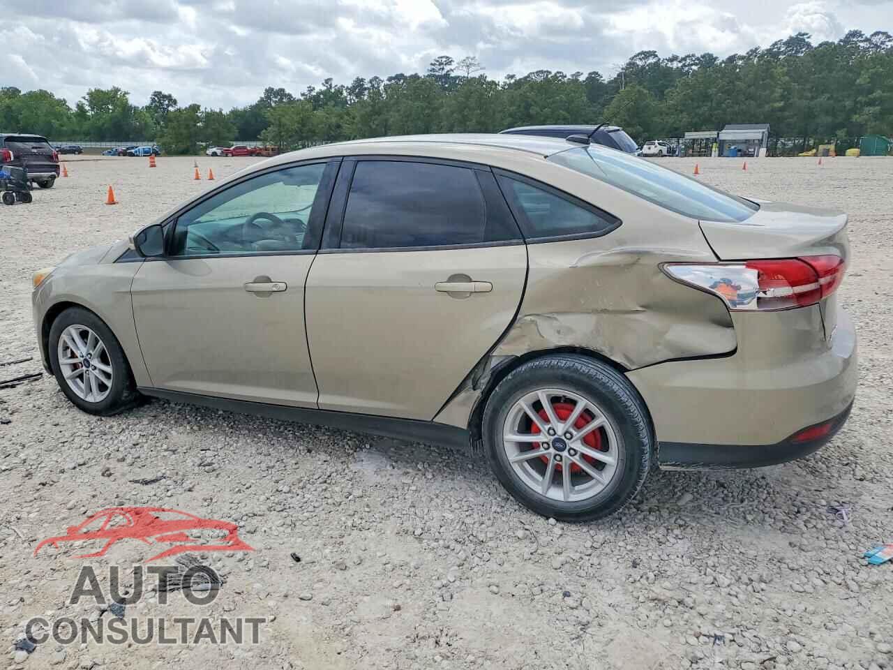FORD FOCUS 2015 - 1FADP3F29FL210648