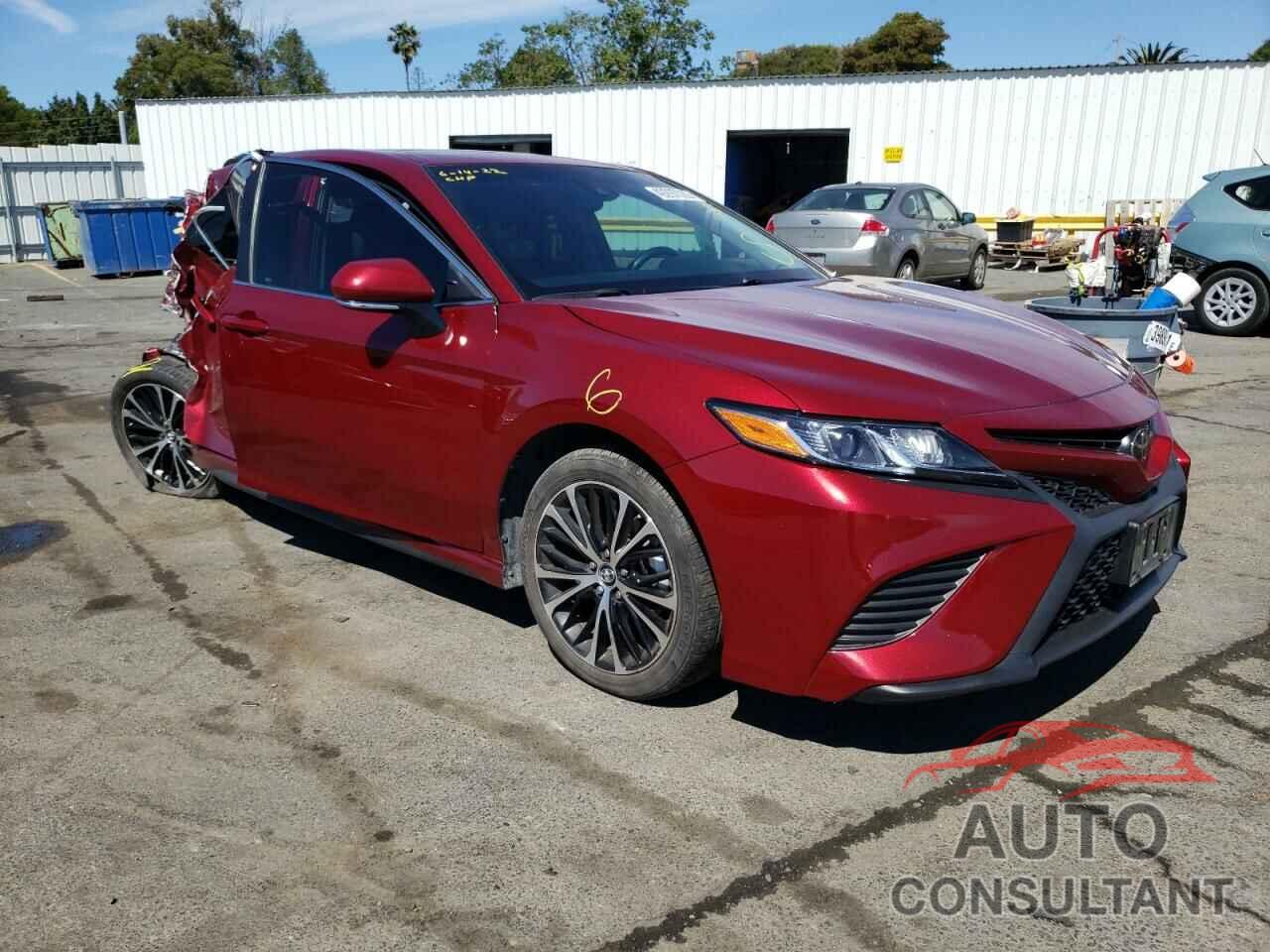 TOYOTA CAMRY 2018 - 4T1B11HK4JU533427