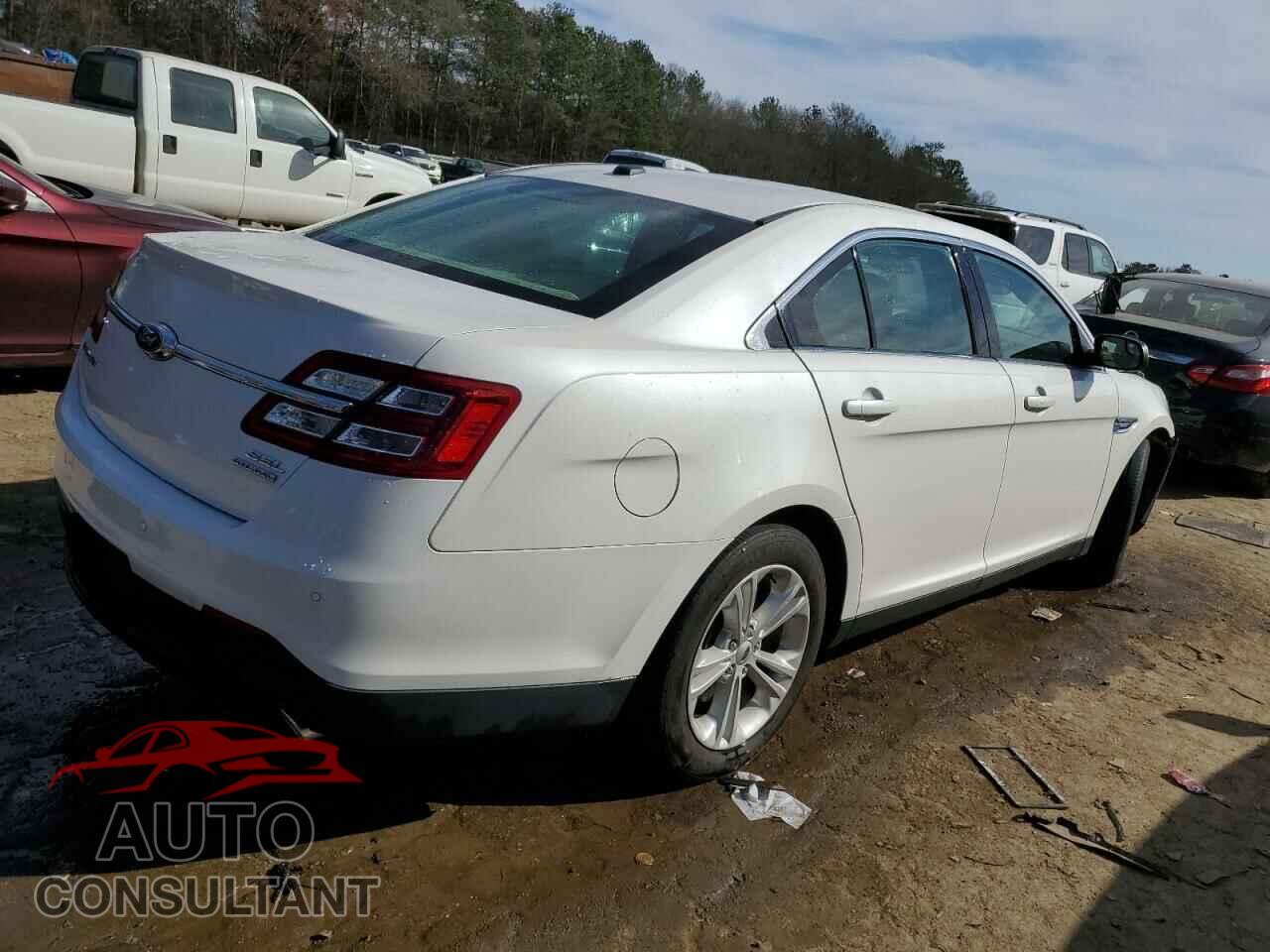 FORD TAURUS 2017 - 1FAHP2E84HG128565