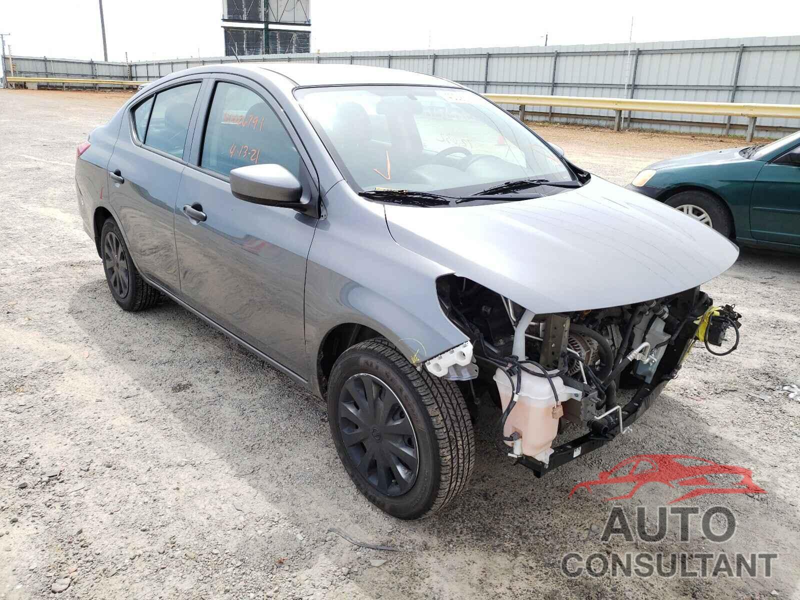 NISSAN VERSA 2018 - 3N1CN7AP9JL812021
