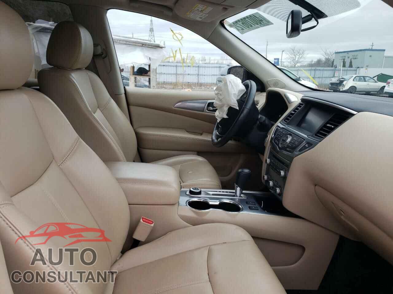 NISSAN PATHFINDER 2017 - 5N1DR2MM8HC687105