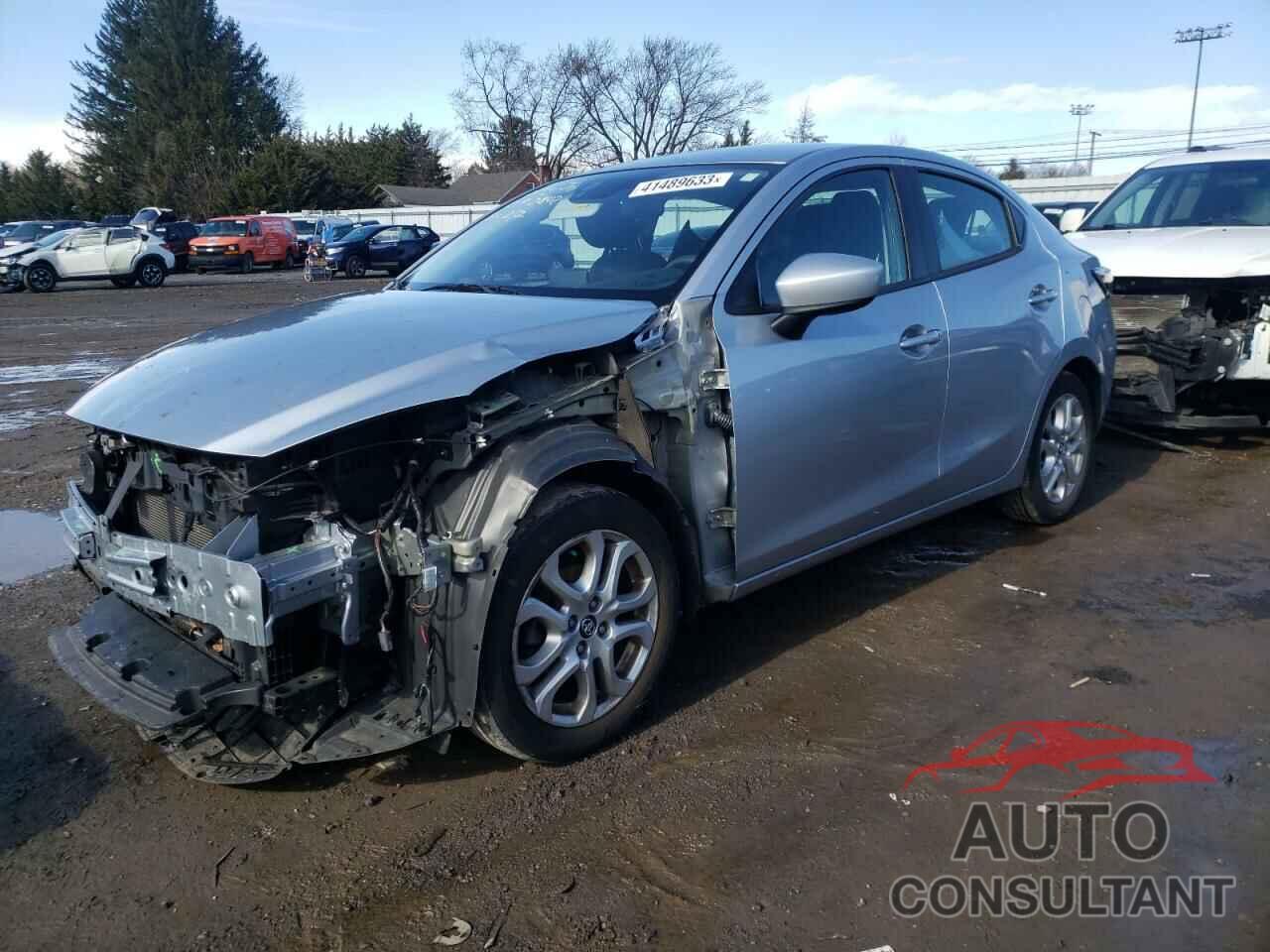 TOYOTA YARIS 2017 - 3MYDLBYV8HY157086