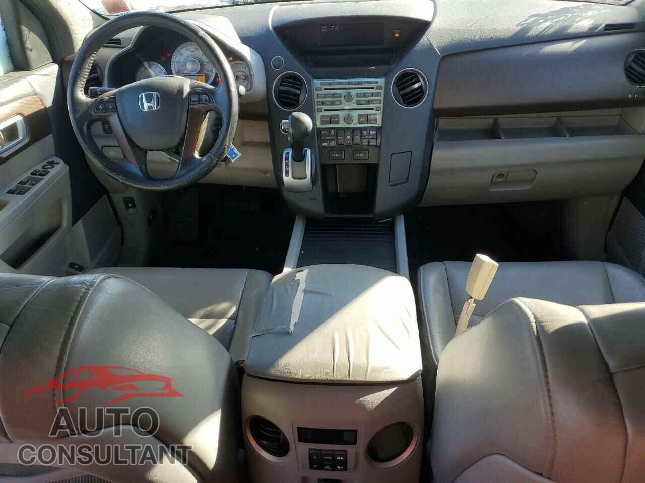 HONDA PILOT 2011 - 5FNYF4H68BB032619
