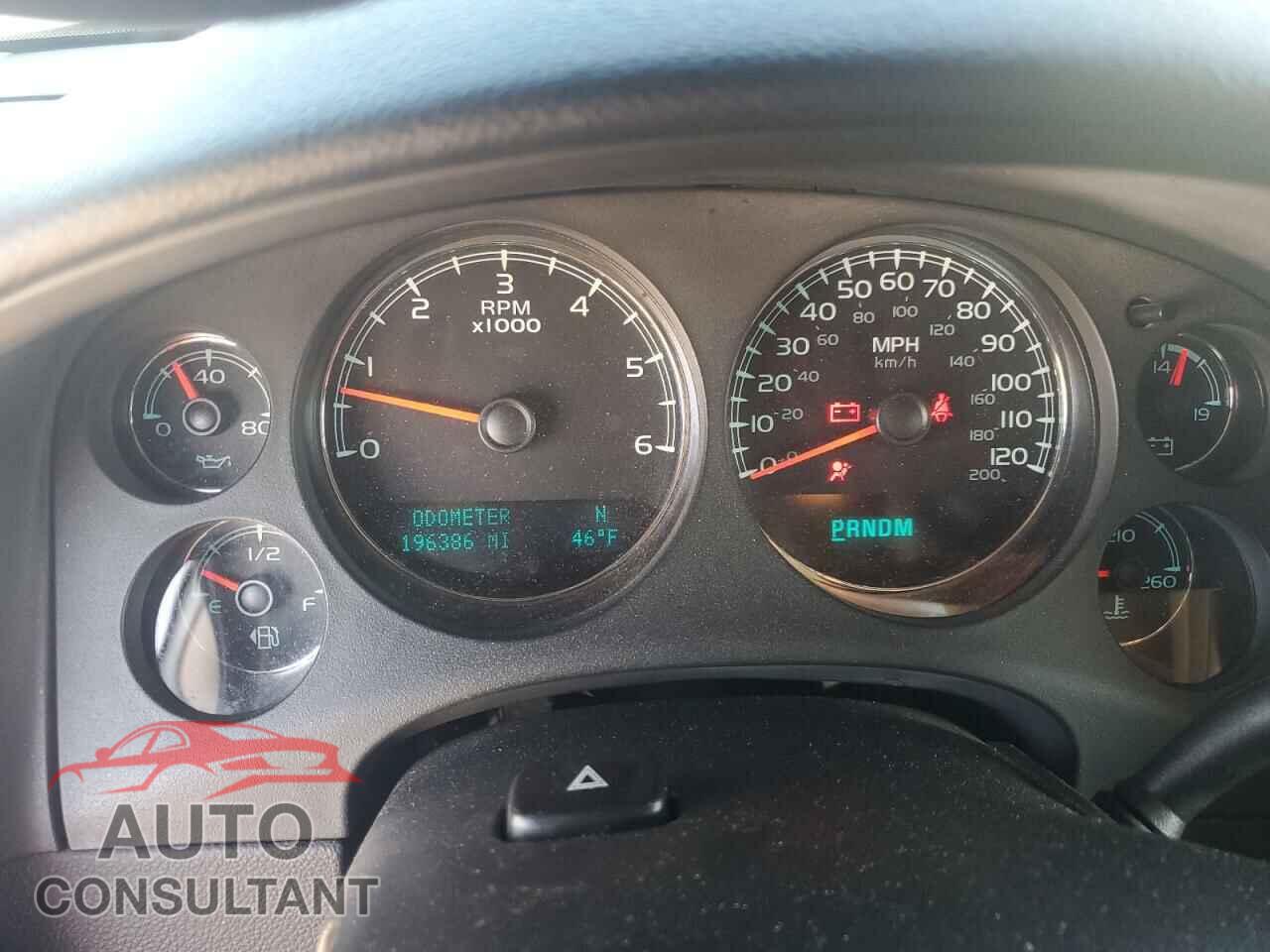 CHEVROLET TAHOE 2011 - 1GNSCAE08BR392424