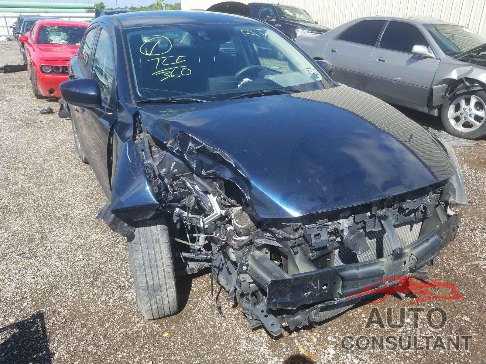 TOYOTA YARIS 2018 - 3MYDLBYV0JY326930