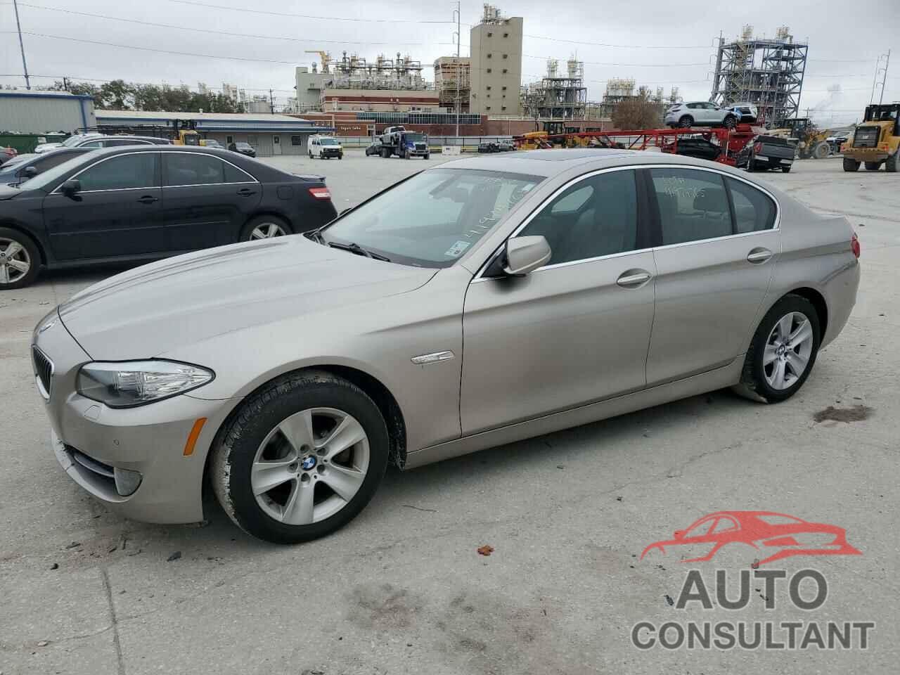 BMW 5 SERIES 2011 - WBAFR1C52BC743612