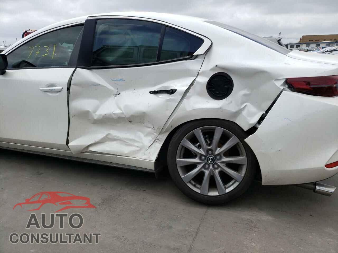 MAZDA 3 2021 - JM1BPABL4M1319421