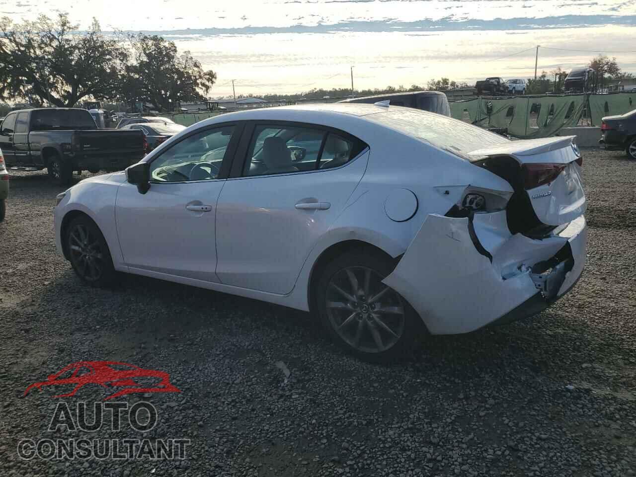 MAZDA 3 2018 - 3MZBN1W35JM180718
