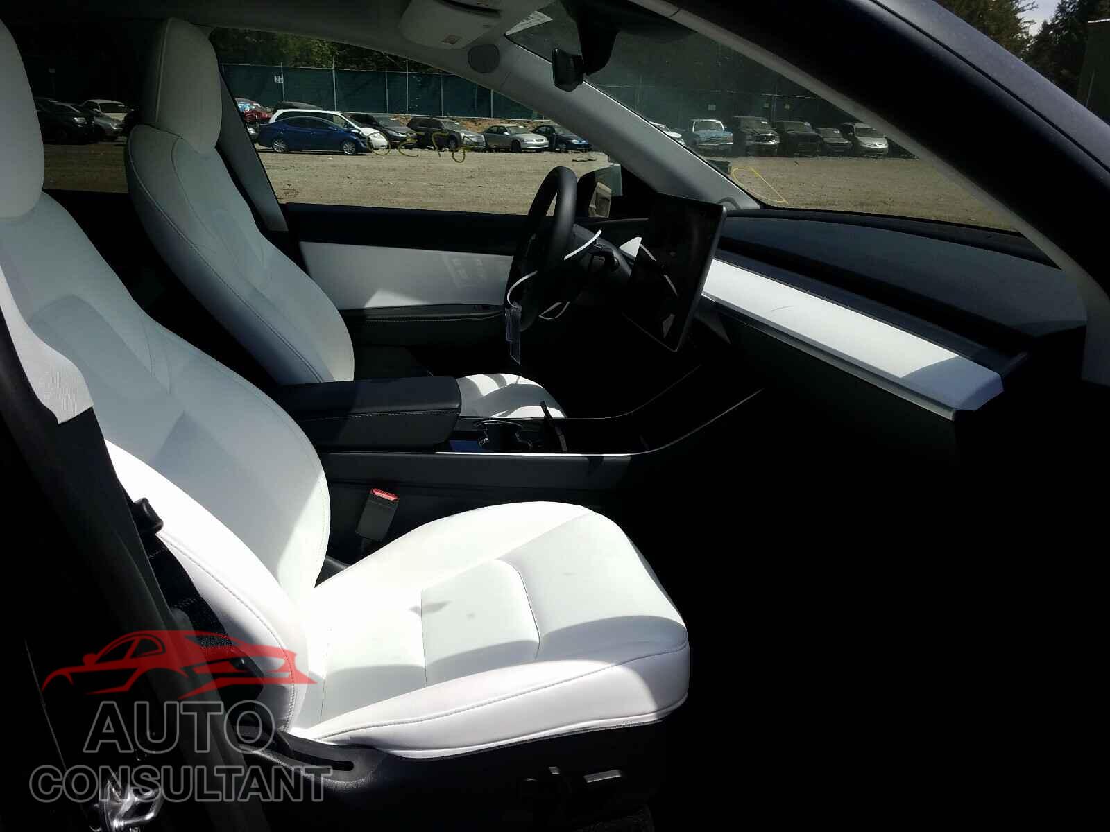 TESLA MODEL Y 2020 - 5YJYGDEE7LF053360