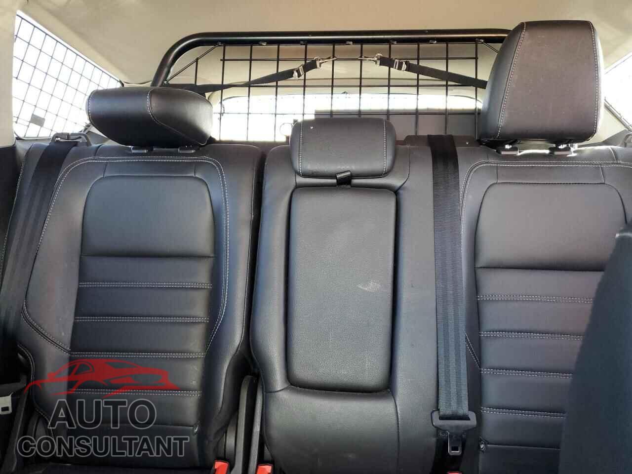 FORD ESCAPE 2017 - 1FMCU9JD9HUE76898
