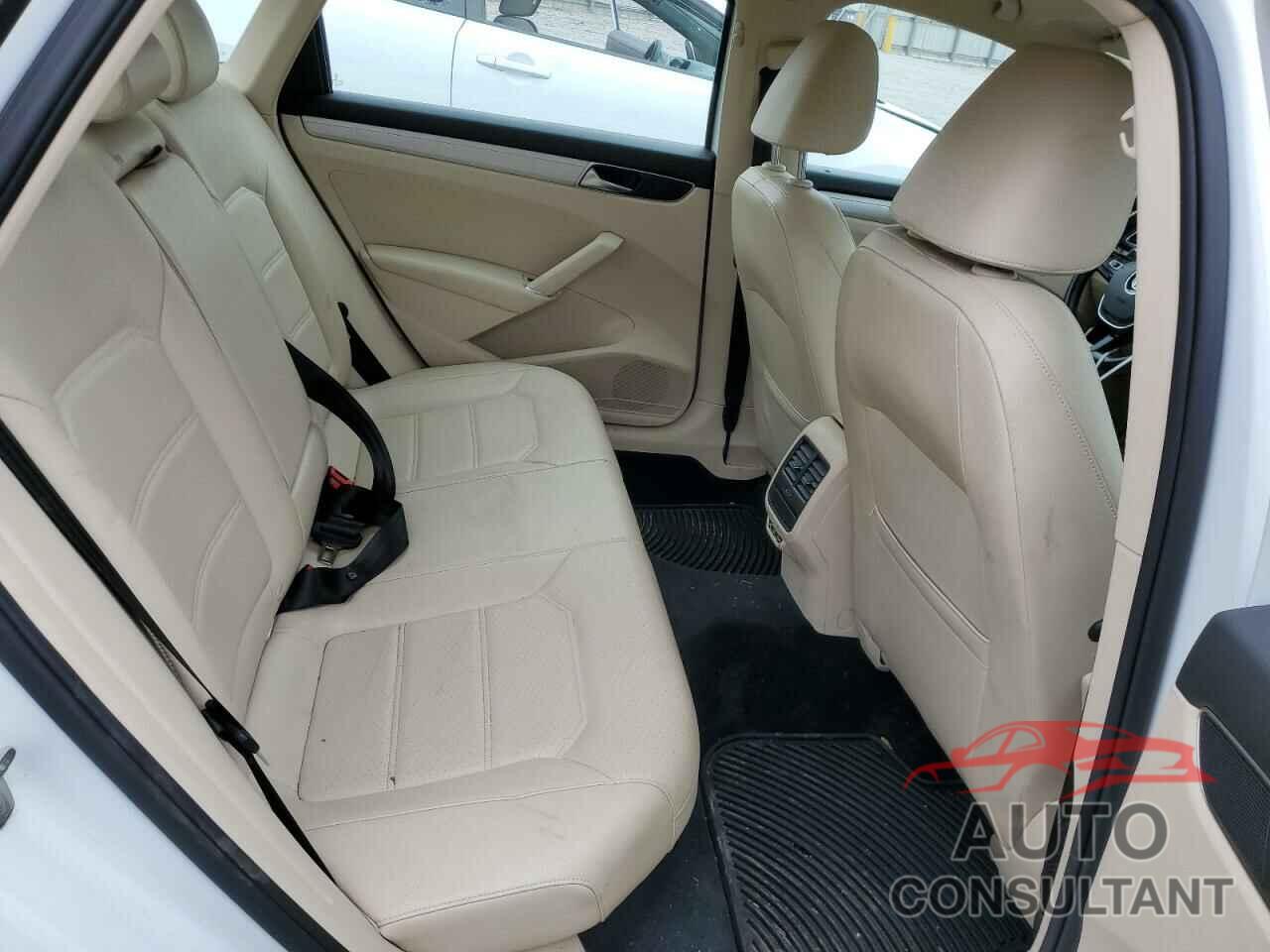 VOLKSWAGEN PASSAT 2019 - 1VWLA7A35KC001607