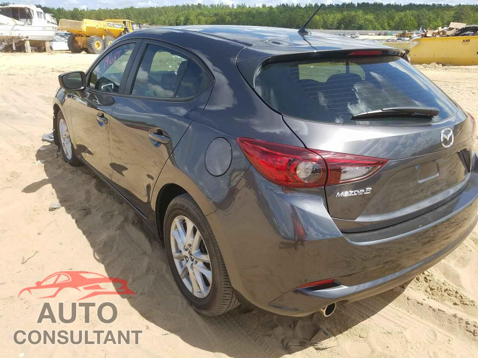 MAZDA 3 2018 - 3MZBN1K76JM265561
