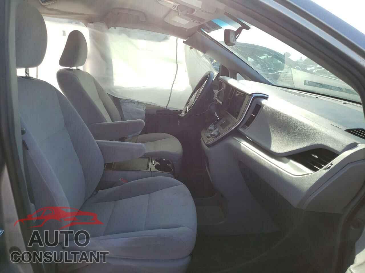 TOYOTA SIENNA 2017 - 5TDKZ3DC3HS767922