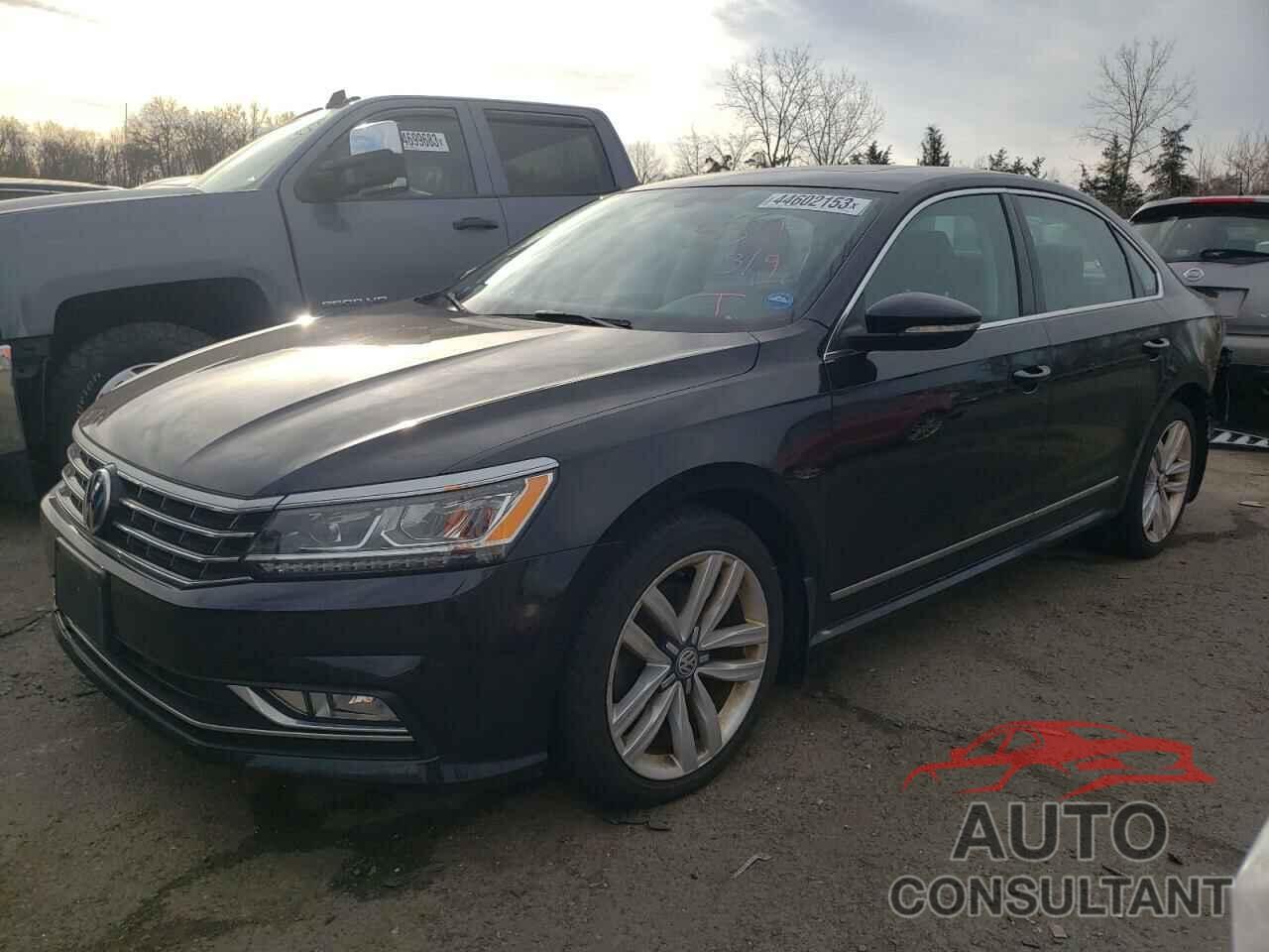 VOLKSWAGEN PASSAT 2017 - 1VWGT7A37HC023144