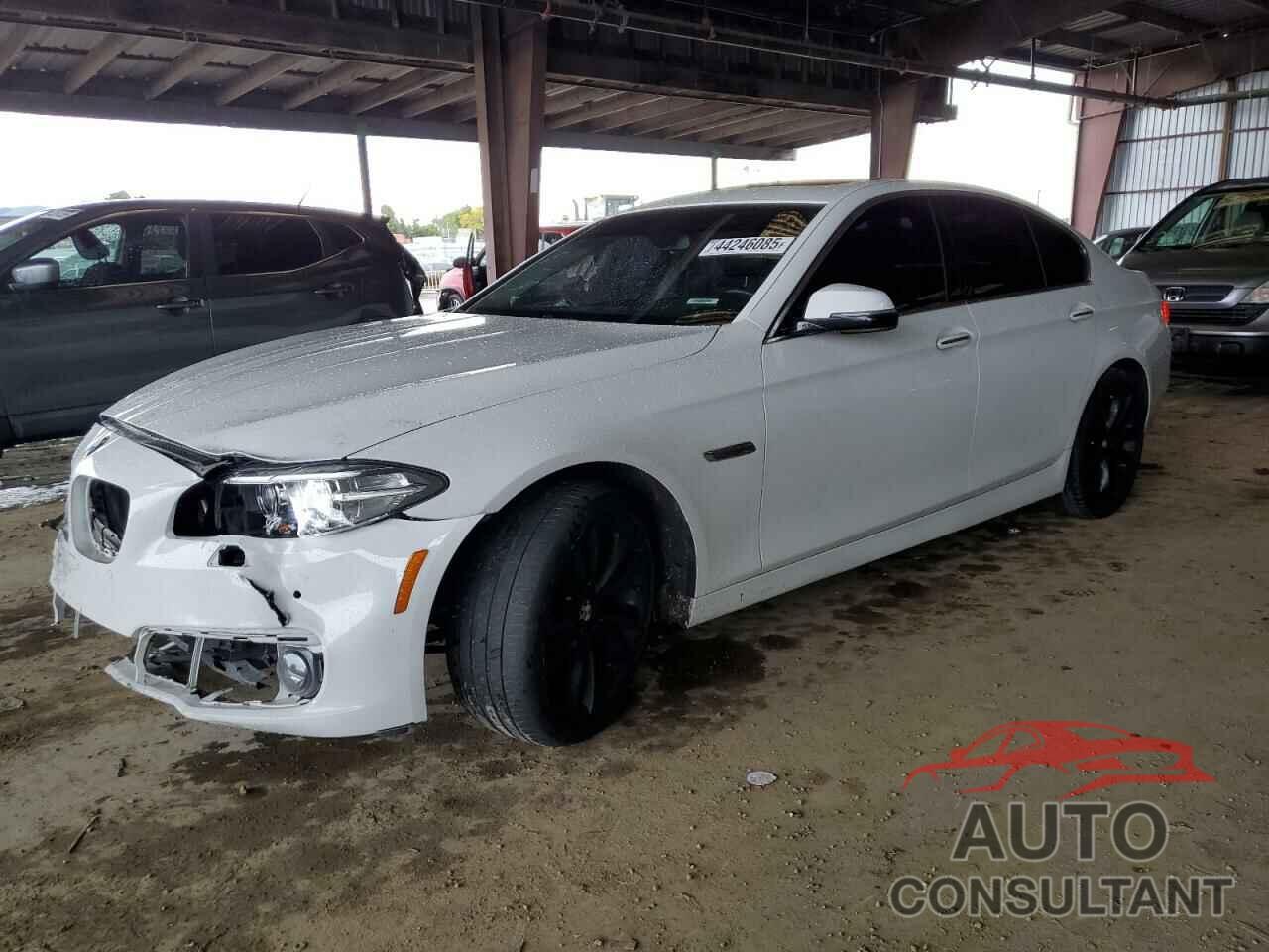 BMW 5 SERIES 2015 - WBA5B1C59FD919474