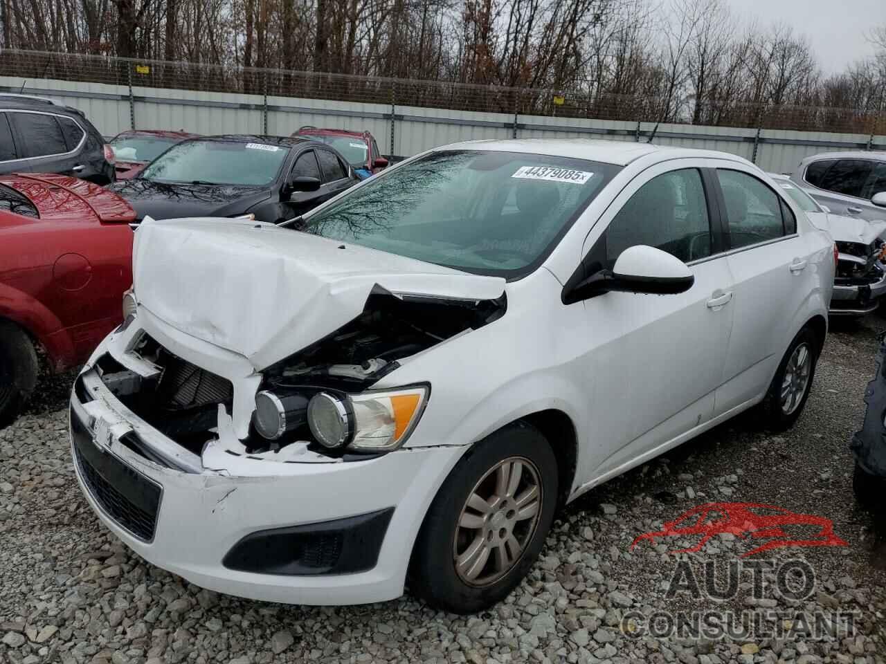 CHEVROLET SONIC 2013 - 1G1JC5SH8D4176426