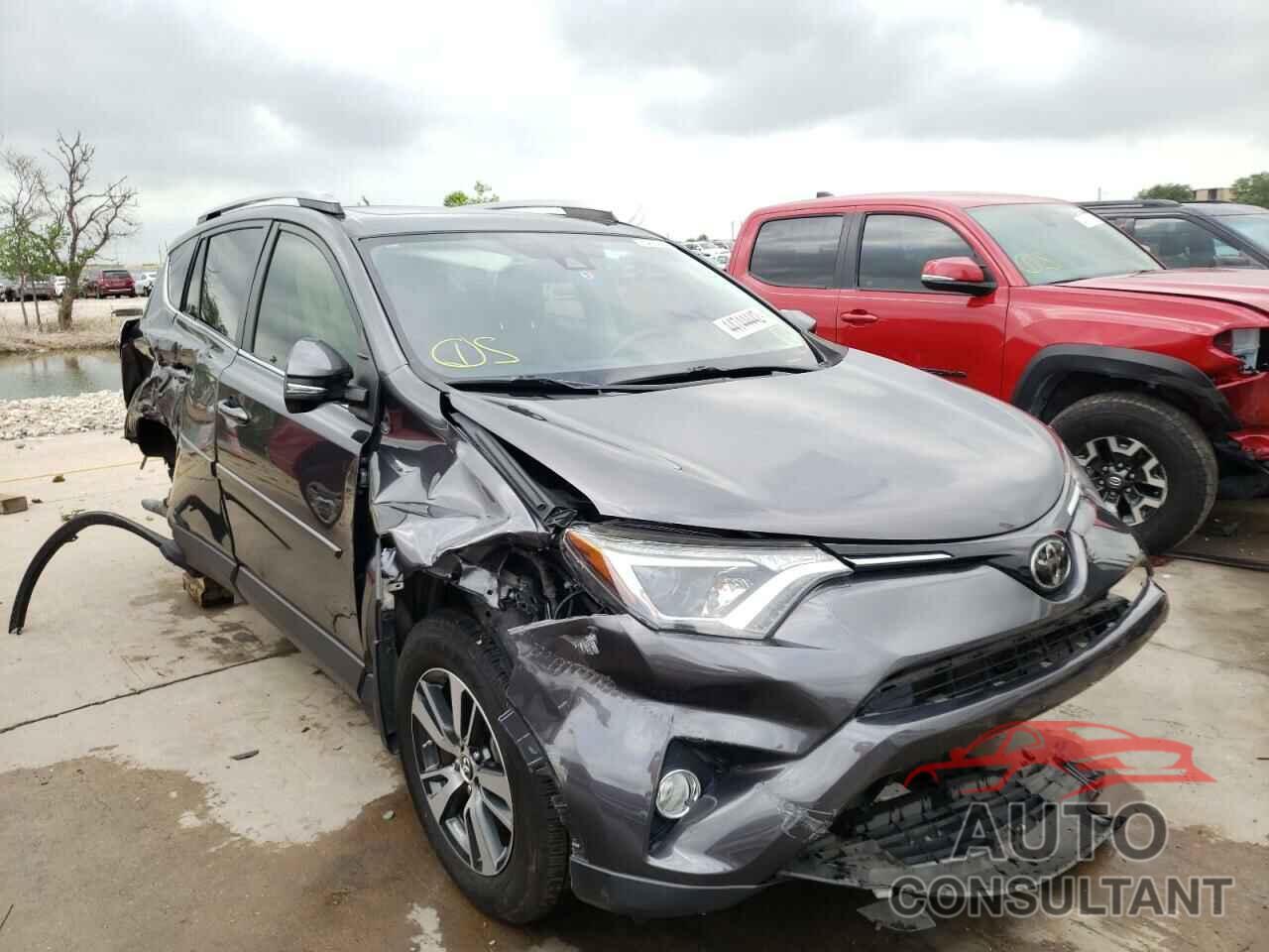 TOYOTA RAV4 2017 - JTMWFREV1HJ133843