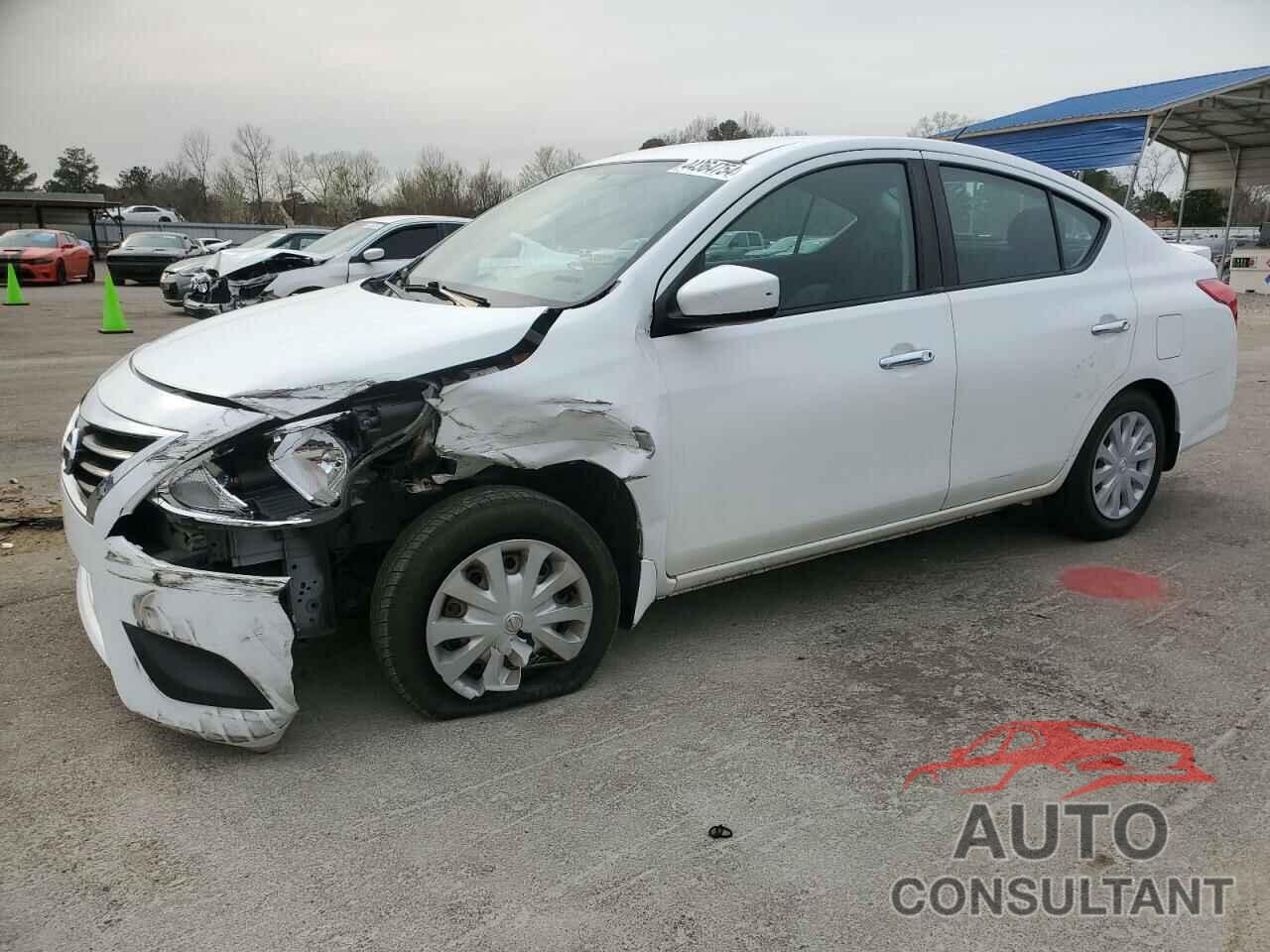 NISSAN VERSA 2018 - 3N1CN7AP0JL819892