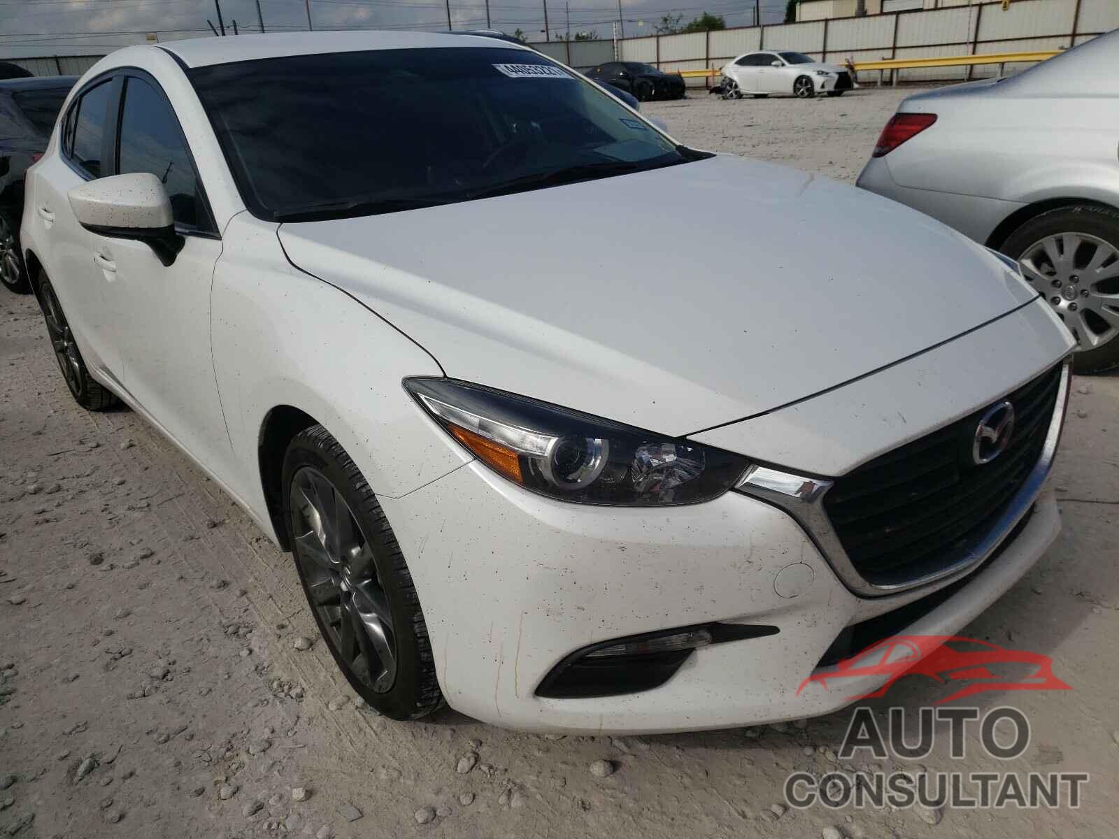 MAZDA 3 2018 - 3MZBN1L32JM204333